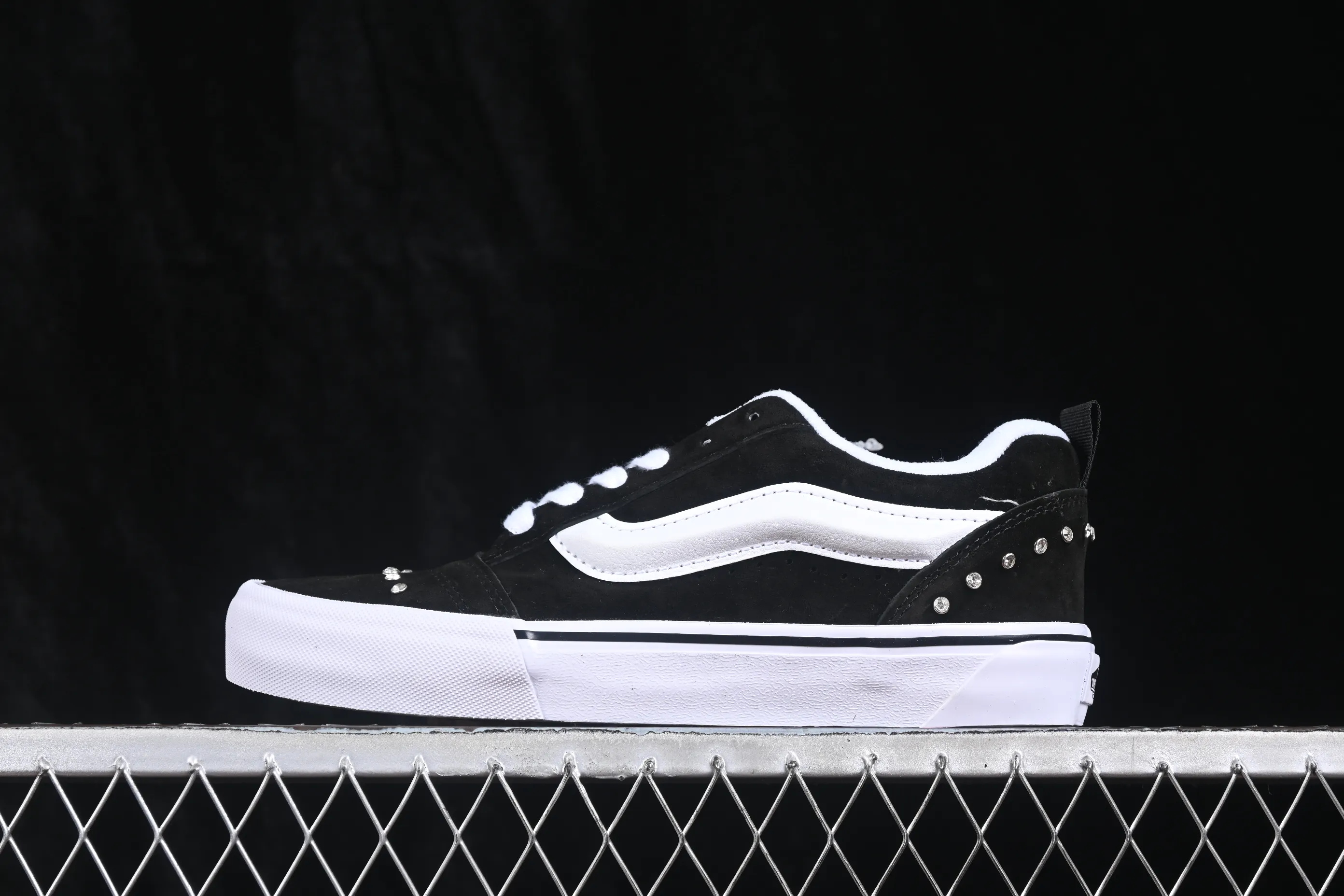 All categories Vans Vans series Vans Low Vans Knu Skool Vans low-top casual skateboard shoes VN0009QC65BT1